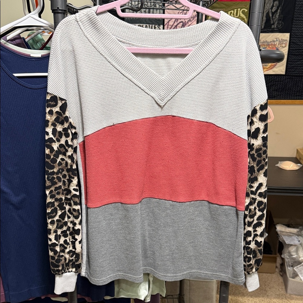 Waffle Knit Colorblock V-Neck Long Sleeve Top - Coral/Gray/Leopard